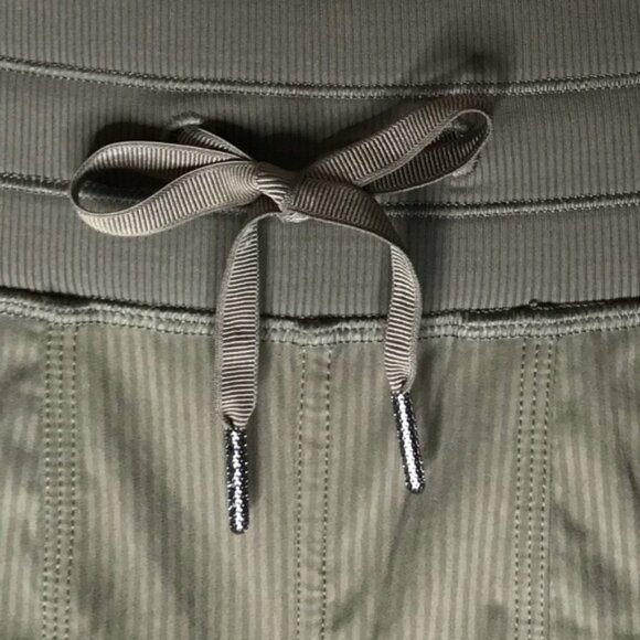 Size 6 Lululemon Studio Pant II *Unlined (Regular) Fatigue Army Green - Picture 7 of 13